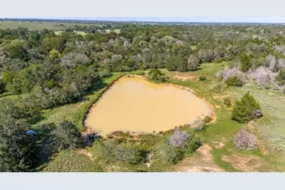 6417 County Road 240, Waelder, TX 78959 - Photo 37