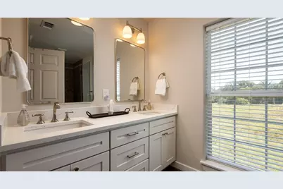 6417 County Road 240, Waelder, TX 78959 - Photo 21