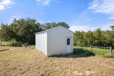 6417 County Road 240, Waelder, TX 78959 - Photo 29