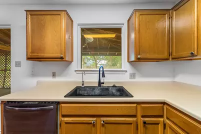 806 Cactus Bend Drive, Pflugerville, TX 78660 - Photo 11