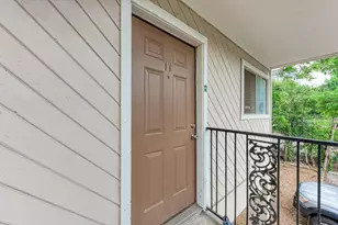 1010 W 23 St, Austin, TX 78705 - Photo 3