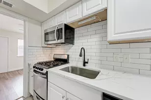 1010 W 23 St, Austin, TX 78705 - Photo 9