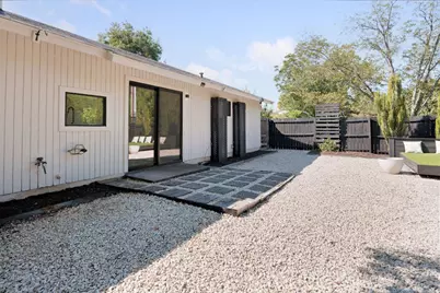 5261 Meadow Creek Drive, Austin, TX 78745 - Photo 27