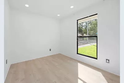 5261 Meadow Creek Drive, Austin, TX 78745 - Photo 19