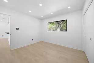 5261 Meadow Creek Dr, Austin, TX 78745 - Photo 21