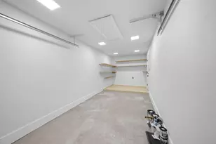 5261 Meadow Creek Dr, Austin, TX 78745 - Photo 33