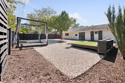 5261 Meadow Creek Drive, Austin, TX 78745 - Photo 31