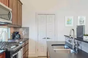 2307 E 2nd St, Austin, TX 78702 - Photo 5