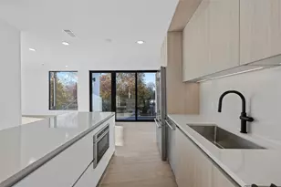 2209 S 1st St, Austin, TX 78704 - Photo 5