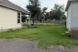 140 Arosa Dr, Elgin, TX 78621 - Photo 5