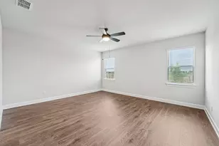 501 W Luna Blue Ln, Jarrell, TX 76537 - Photo 5