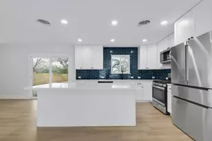 2300 Fair Oaks Dr, Austin, TX 78745 - Photo 9