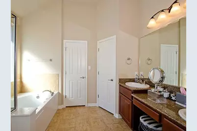 7908 Menler Drive, Austin, TX 78735 - Photo 17