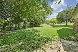 500 S 2nd St, Pflugerville, TX 78660 - Photo 13