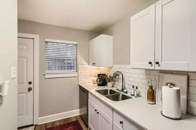 6108 Calmar Cove #B, Austin, TX 78721 - Photo 13