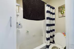 304 E 33rd St, Austin, TX 78705 - Photo 11