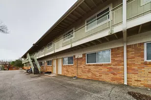 304 E 33rd St, Austin, TX 78705 - Photo 13