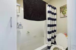 304 E 33rd St, Austin, TX 78705 - Photo 11