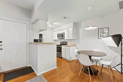 114 E 31st Street #207, Austin, TX 78705 - Photo 5