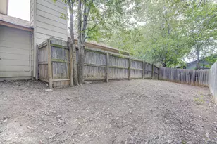 900 Sirocco Dr, Austin, TX 78745 - Photo 17