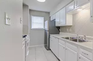 900 Sirocco Dr, Austin, TX 78745 - Photo 9