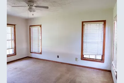 710 E Austin Avenue, Round Rock, TX 78664 - Photo 9