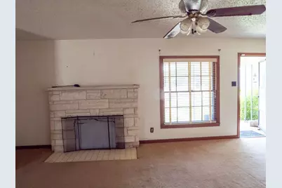 710 E Austin Avenue, Round Rock, TX 78664 - Photo 7