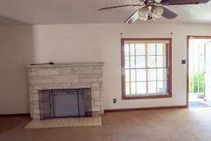 710 E Austin Ave, Round Rock, TX 78664 - Photo 7