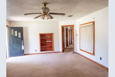 710 E Austin Avenue, Round Rock, TX 78664 - Photo 5