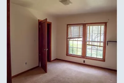 710 E Austin Avenue, Round Rock, TX 78664 - Photo 7