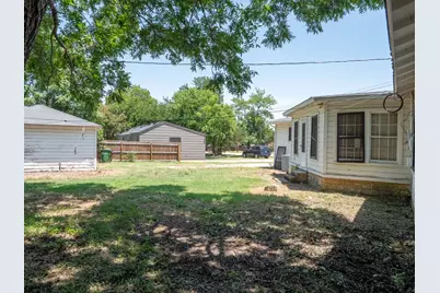 710 E Austin Avenue, Round Rock, TX 78664 - Photo 29