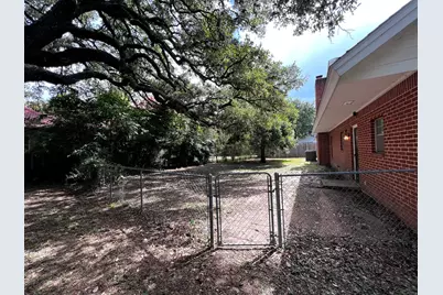 235 W Lower Line Street, La Grange, TX 78945 - Photo 23