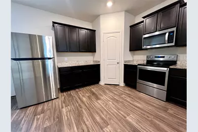 360 Crescent Park Drive, Jarrell, TX 76537 - Photo 9