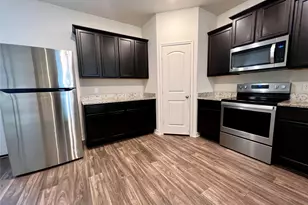 360 Cres Park Dr, Jarrell, TX 76537 - Photo 9