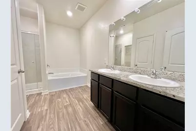 360 Crescent Park Drive, Jarrell, TX 76537 - Photo 15