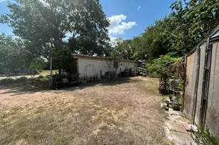 105 Elizabeth Dr, Spicewood, TX 78669 - Photo 5