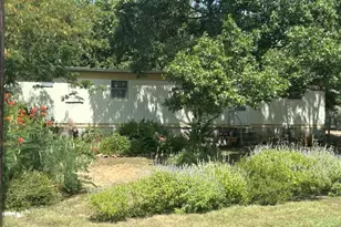 105 Elizabeth Dr, Spicewood, TX 78669 - Photo 1