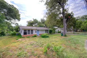 300 Pecan Dr, Austin, TX 78753 - Photo 9