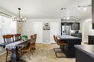 518 Bandera Cir Circle, New Braunfels, TX 78130 - Photo 11