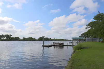 1828 Creekside Drive, Sargent, TX 77414 - Photo 3