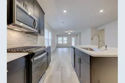 108 Greenspire Lane, Hutto, TX 78634 - Photo 9