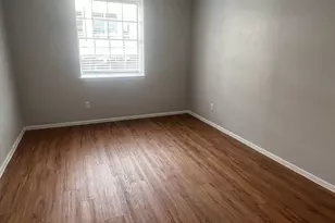 307 E 31st St, Austin, TX 78705 - Photo 17