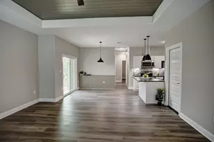 123 S Kanaio Dr, Bastrop, TX 78602 - Photo 5