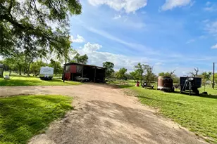 2700 County Rd 305, Jarrell, TX 76537 - Photo 33