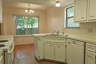 306 Lakeway Dr, Georgetown, TX 78628 - Photo 5