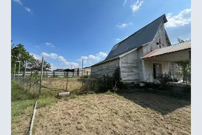 203 W Cherry Street, Lometa, TX 76853 - Photo 5