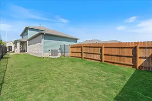 9015 Lookse Ln, Austin, TX 78744 - Photo 33