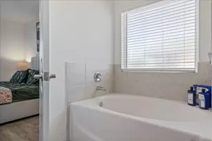9015 Lookse Ln, Austin, TX 78744 - Photo 17