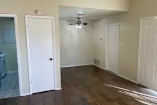 809 Plumpton Dr, Austin, TX 78745 - Photo 3