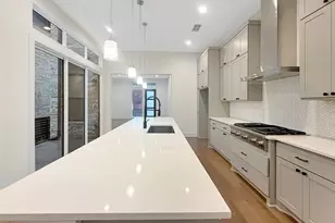 3904 Fable Ln, Austin, TX 78731 - Photo 11